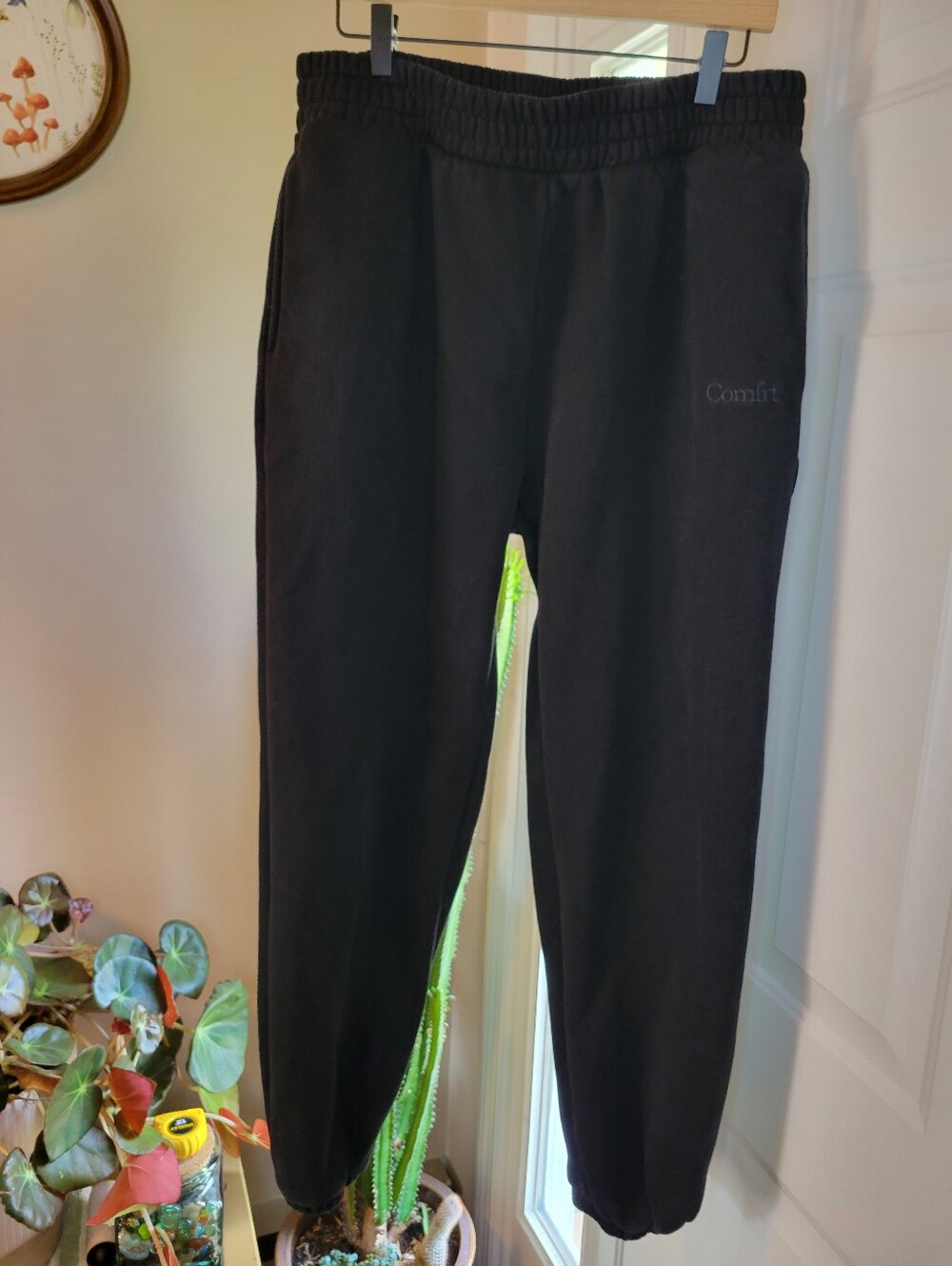 Comfrt Classic Solid Black Athleisure Relaxed Joggers, Size Mens XL